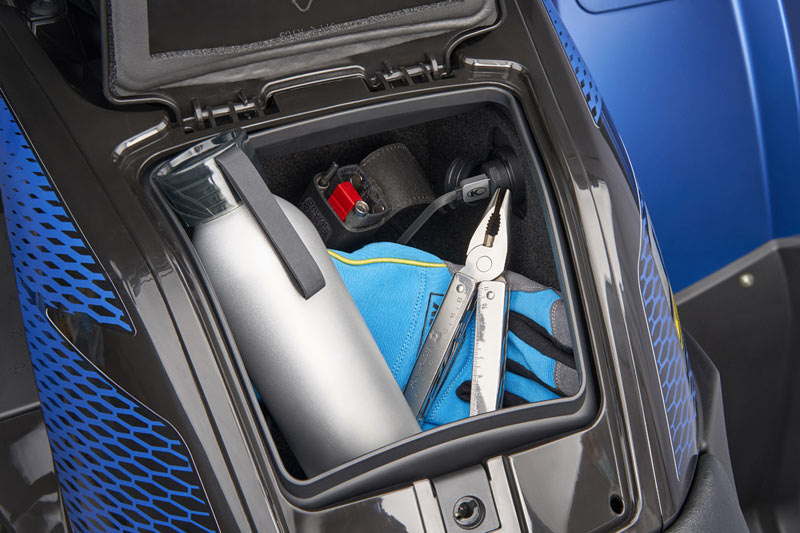 mxu550 detalle guantera