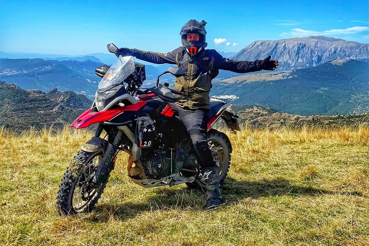 Fotos Gerard Farrés sigue dando gas con la Macbor Montana XR5: esta vez en la Rodibook