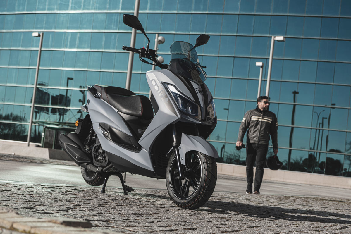 Nuevo color gris para el MITT 125 Legrand (image)