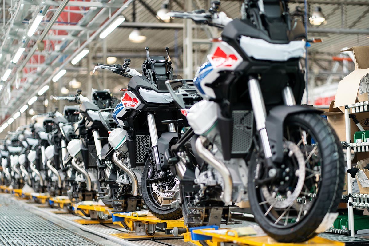 Fotos Moto Guzzi estrena su nueva fábrica tras cinco años de obras y más de 50 millones de inversión