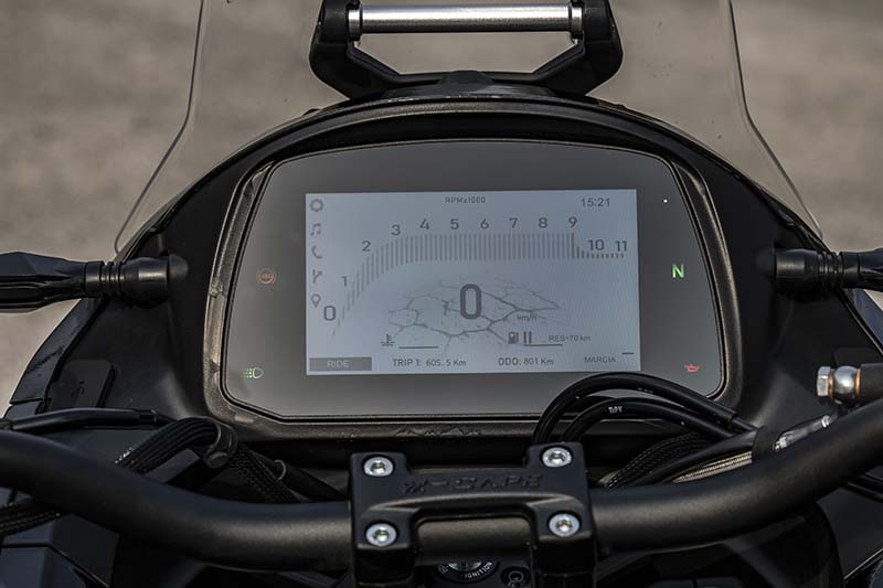 moto morini x cape 700 gold edition 2025 05