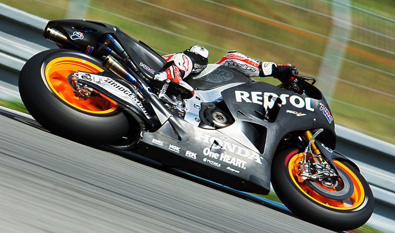 Prototipo de la Honda RCV 2015 de MotoGP durante los tests del Equipo Repsol-Honda en Brno honda-rcv-motogp-2015-test-brno-2014