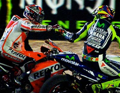 Fotos MotoGP: victoria de Márquez y épica lucha con Rossi en Catar