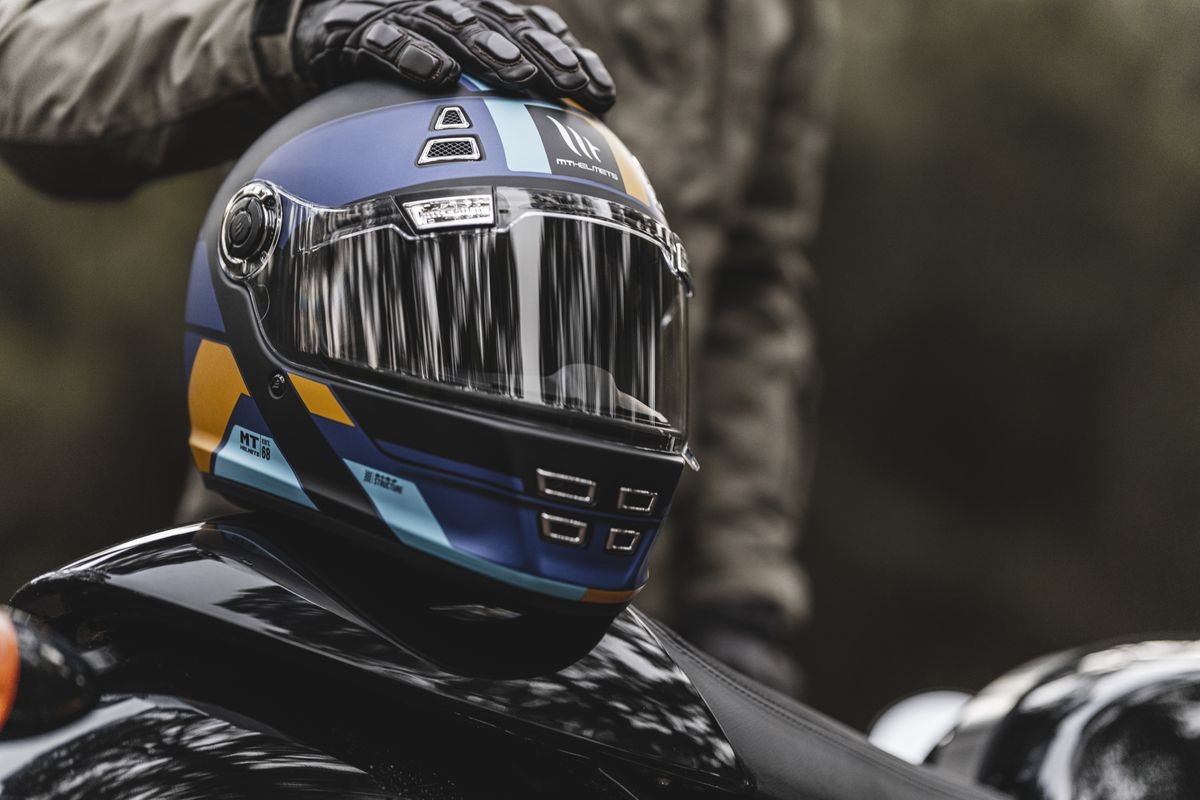 MT Jarama: nuevo casco de estilo retro ¡y con preinstalación UCS! (image)