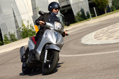Nuevos Piaggio Beverly: motorizaciones Euro4 con ABS y ASR de serie (image)