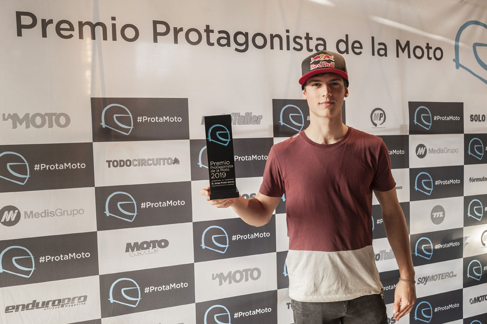 Jorge Prado recibe el galardón de 'Protagonista de la Moto 2019' (image)