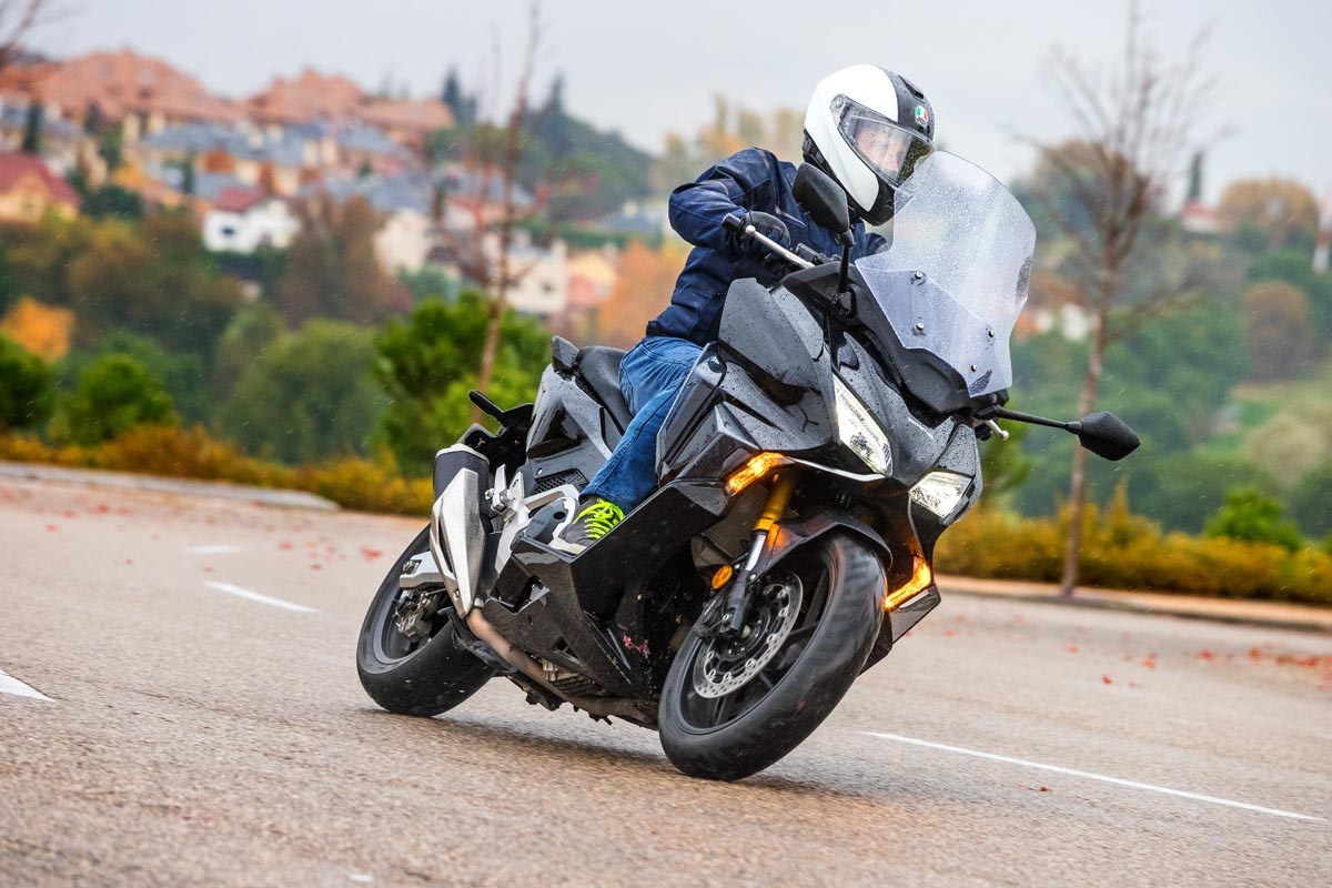 Fotos 5 peligros del invierno en moto: consejos para evitarlos