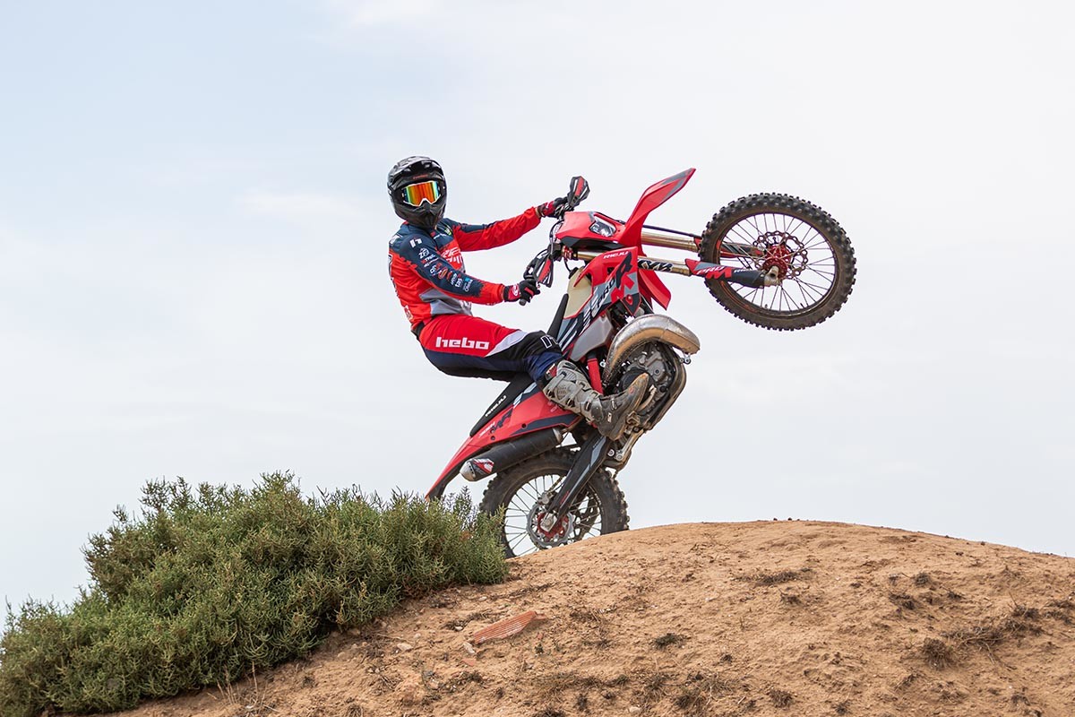Fotos Rieju renueva la MR 300i para 2027 con tres versiones y una Hard Enduro mucho más especializada