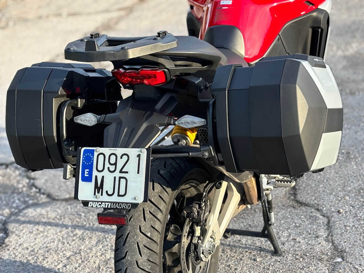 Fotos SHAD SH38X Expandible (Vídeo): Probamos las maletas que se adaptan a tu moto y a las circunstancias