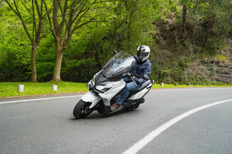 prueba sym joymax z 125 2021 accion 06