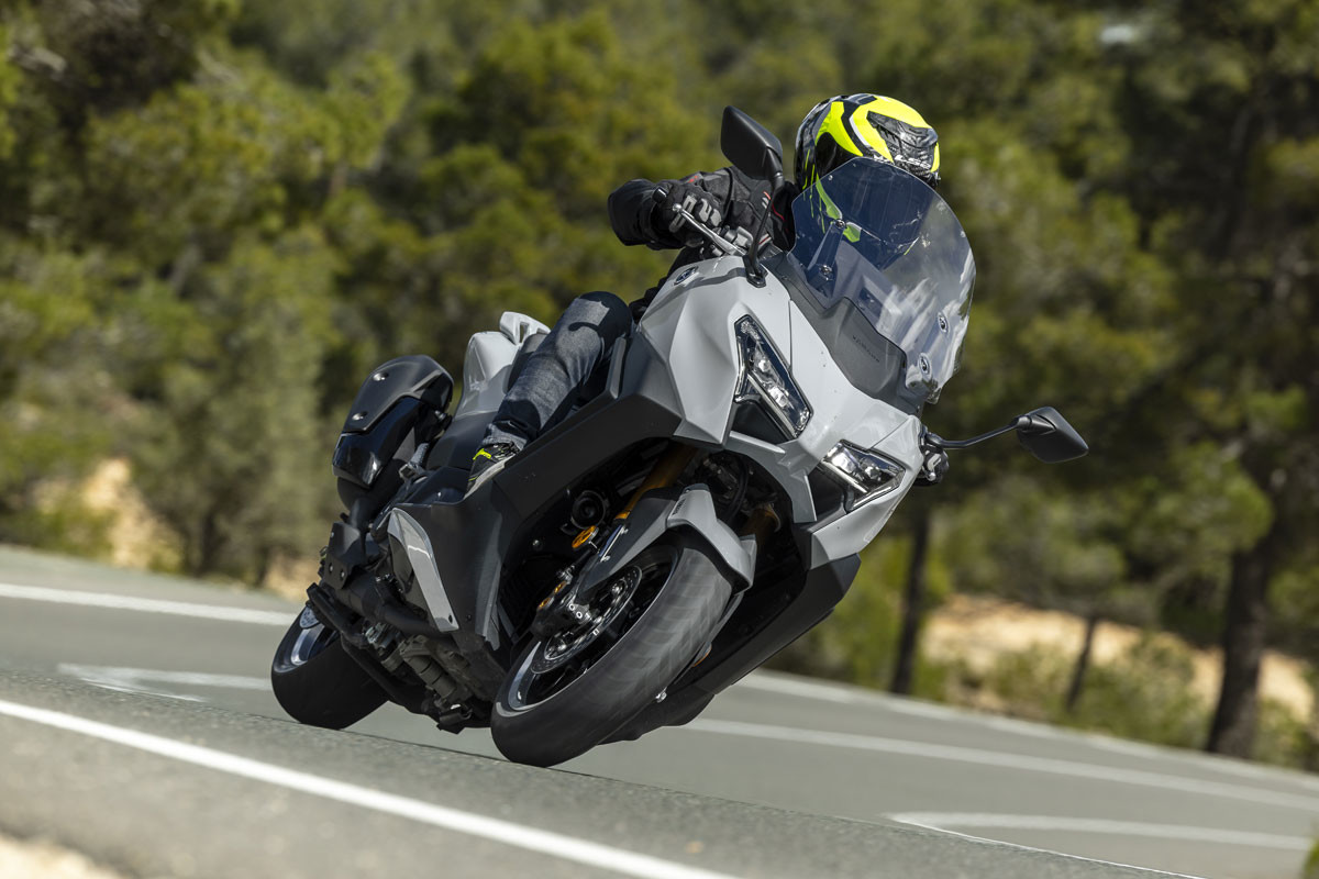 Fotos Prueba Yamaha TMax Tech Max 2025 (Vídeo)