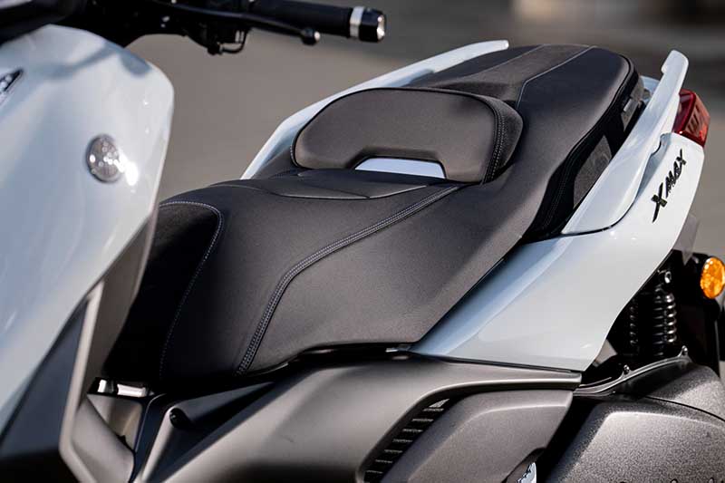 yamaha xmax 300 tech max 2025 04