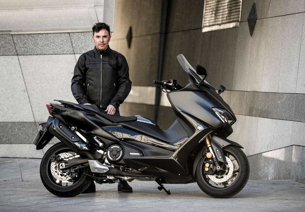 Fotos "Purito" Rodríguez y el Yamaha TMax, la unión de dos cracks (vídeo)