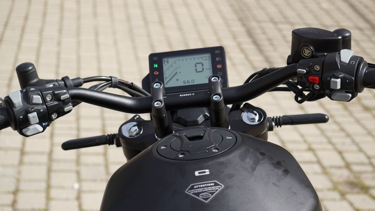 prueba zontes c125 estatica 7
