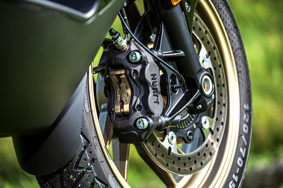 04 prueba zontes scooters 368 k pinza radial