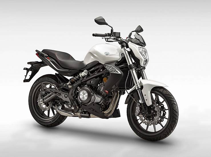 Fotos Benelli BN 302 2015-2016