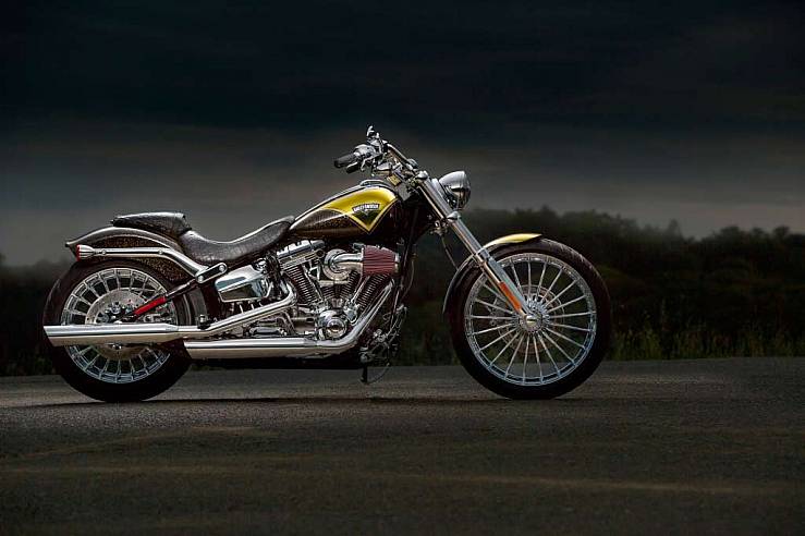 Fotos Harley-Davidson CVO Breakout FXSBSE ´13