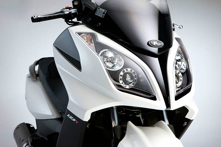 Fotos KYMCO Super Dink 125i 2009-2014