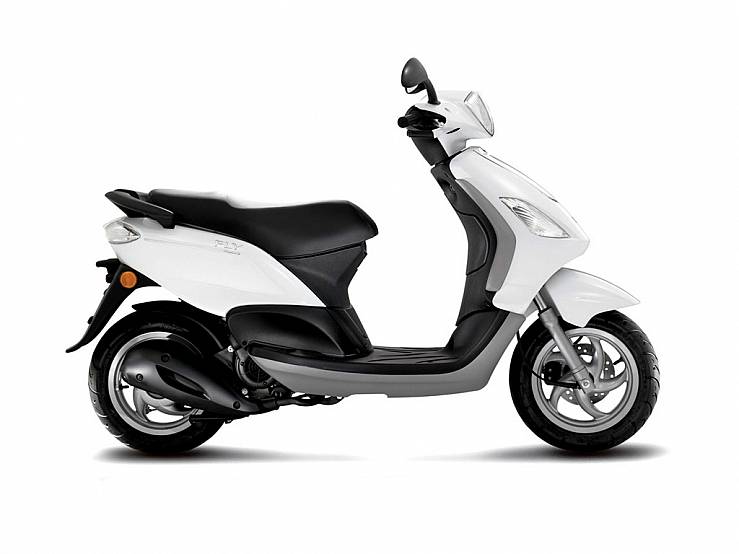 Piaggio Fly 125 - Precio, ficha técnica, opiniones y ofertas