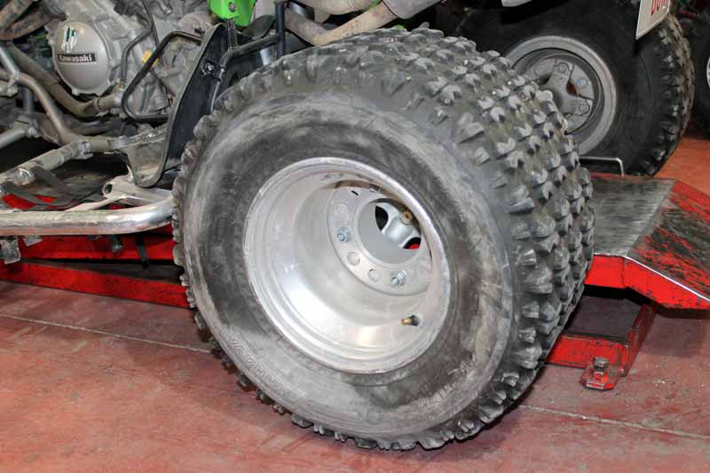 neumatico pinchazo reparado atv