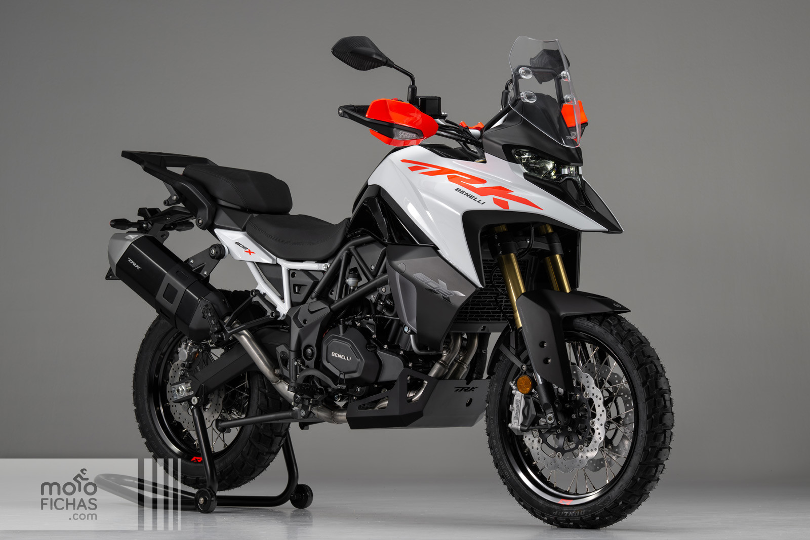 10-benelli-trk-602-x-2026-estudio-blanco-01.jpg