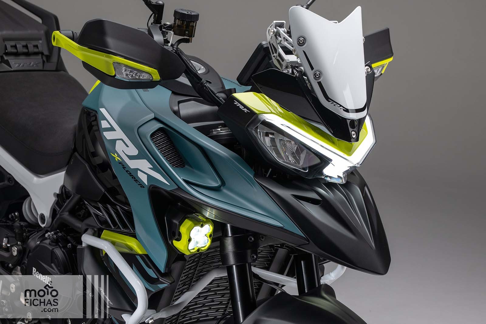 Comparativa Benelli TRK 902 Xplorer 2026 - Voge 900DSX 2025