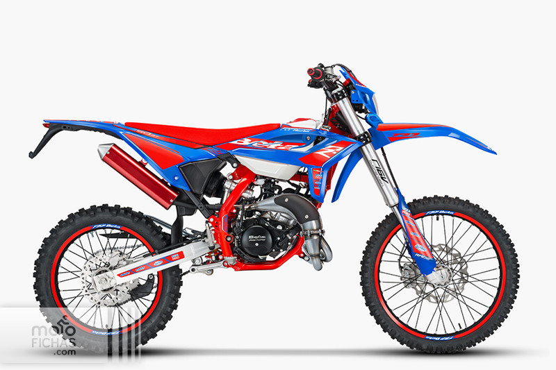 09-beta-rr-2t-50-race-2026-estudio-azul-rojo-02.jpg