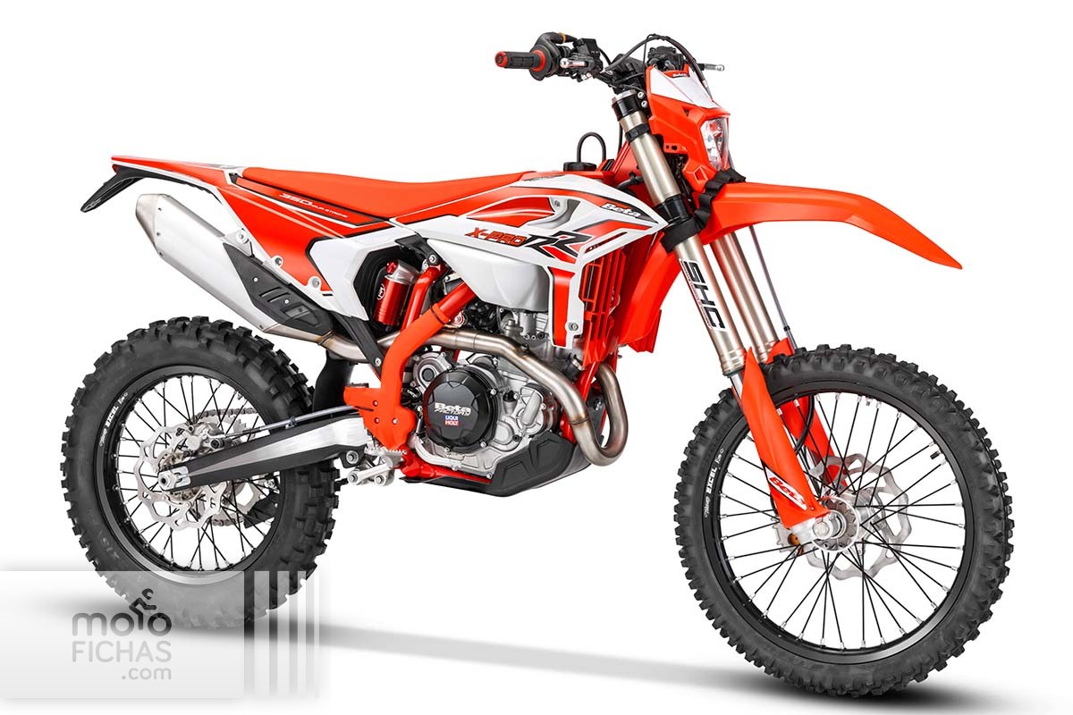 10-beta-rr-x-pro-4t-350-2025-estudio-rojo-01.jpg