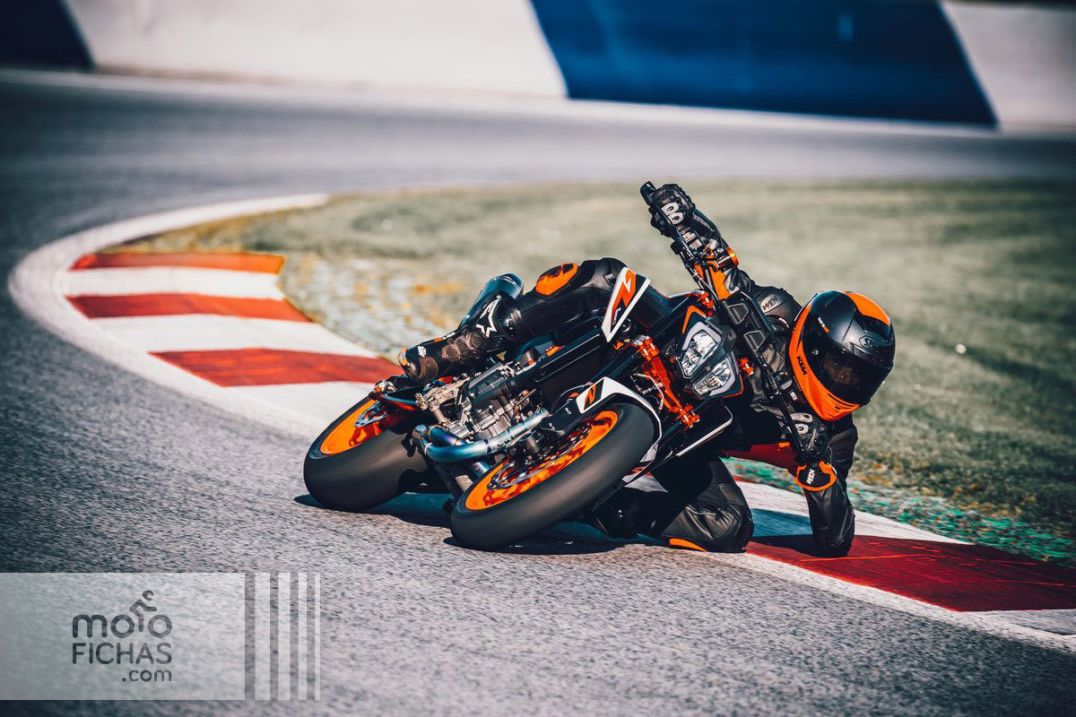 bmw f900r vs ktm 890 duke