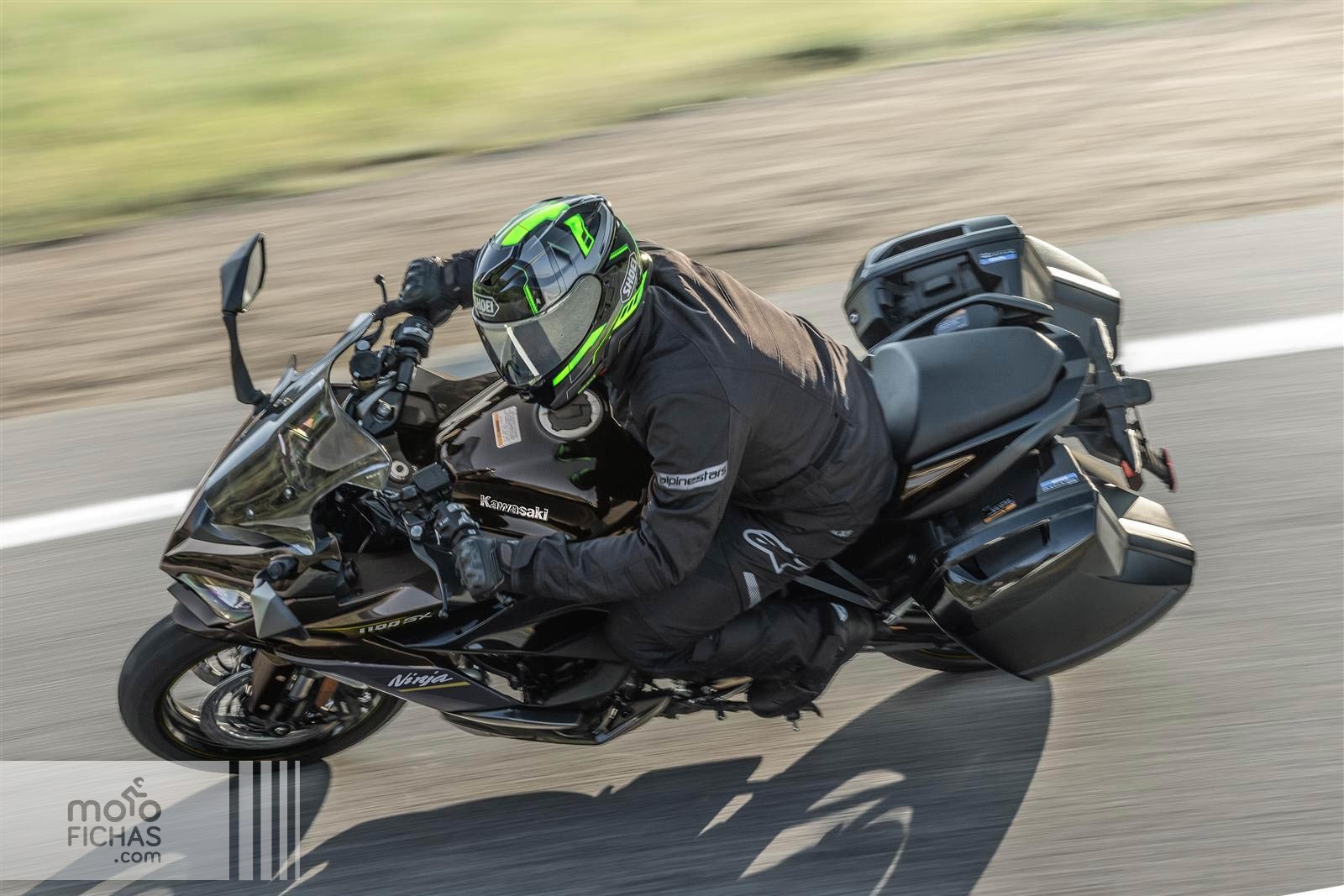 kawasaki ninja 1100sx 2026 accion 03