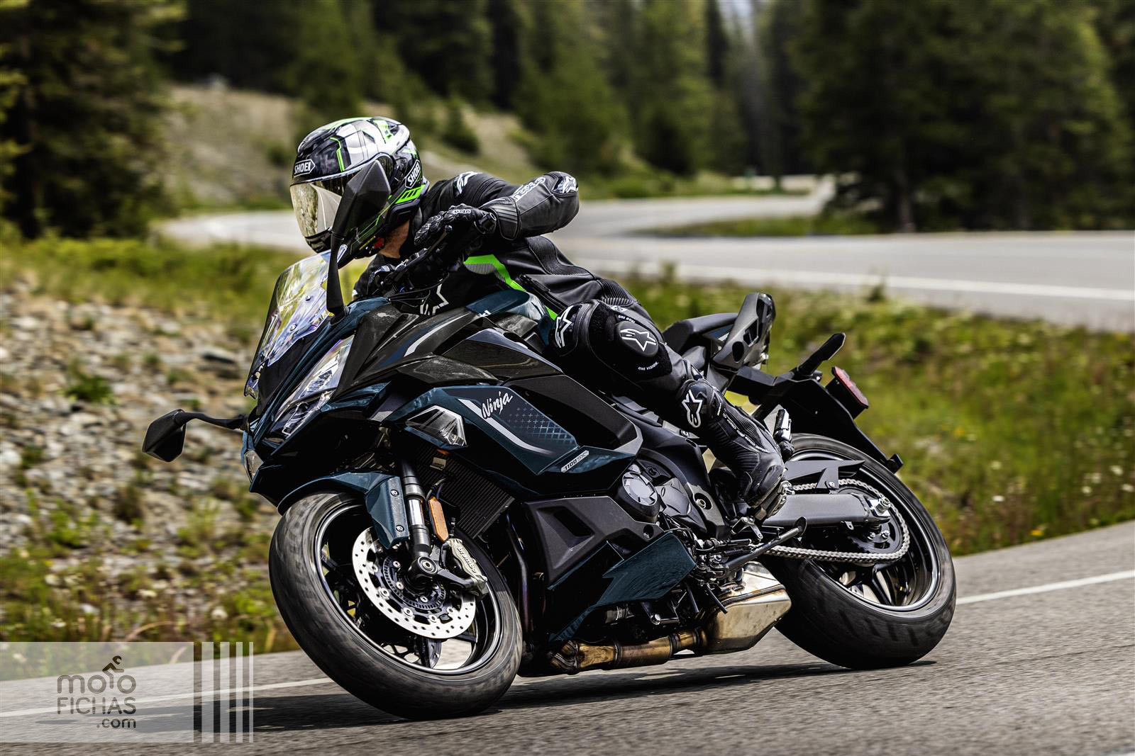 kawasaki ninja 1100sx se 2026 accion 02