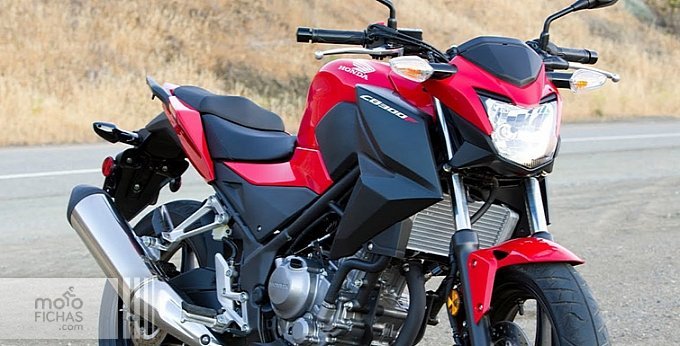 El frontal de la CB300F es prácticamente igual al de la CB500F 2015-honda-cb300f