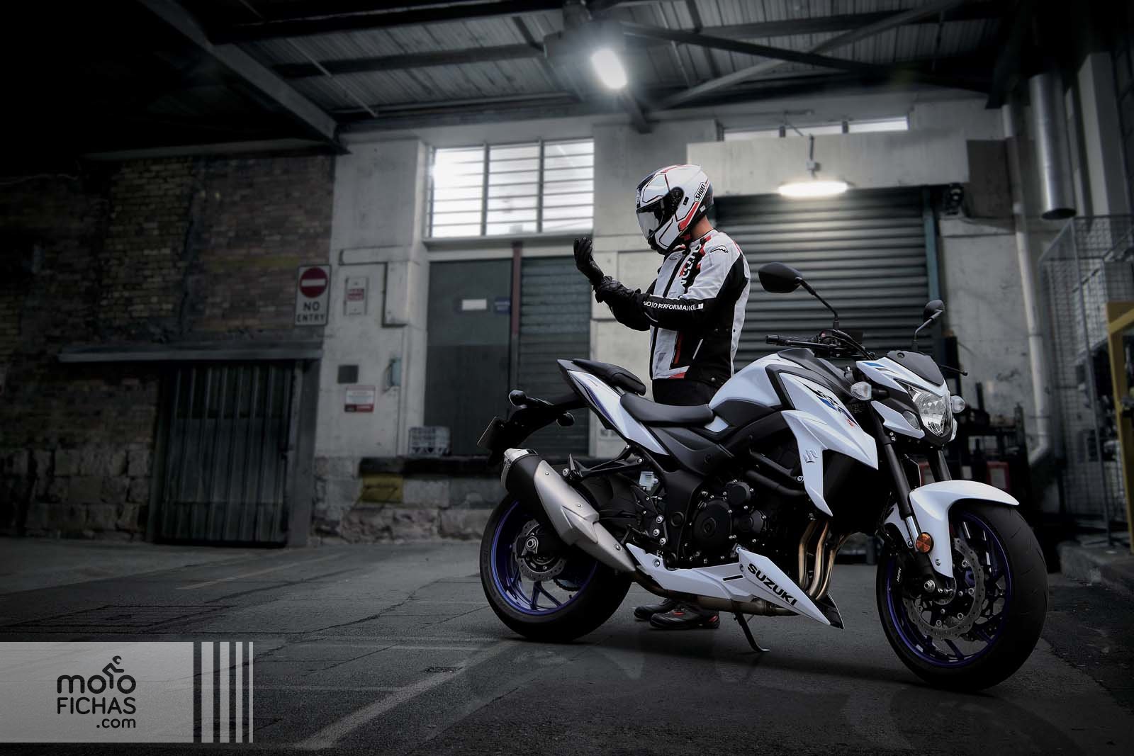 Comparativa Yamaha MT09 2017 Suzuki GSXS750/A2 20172020