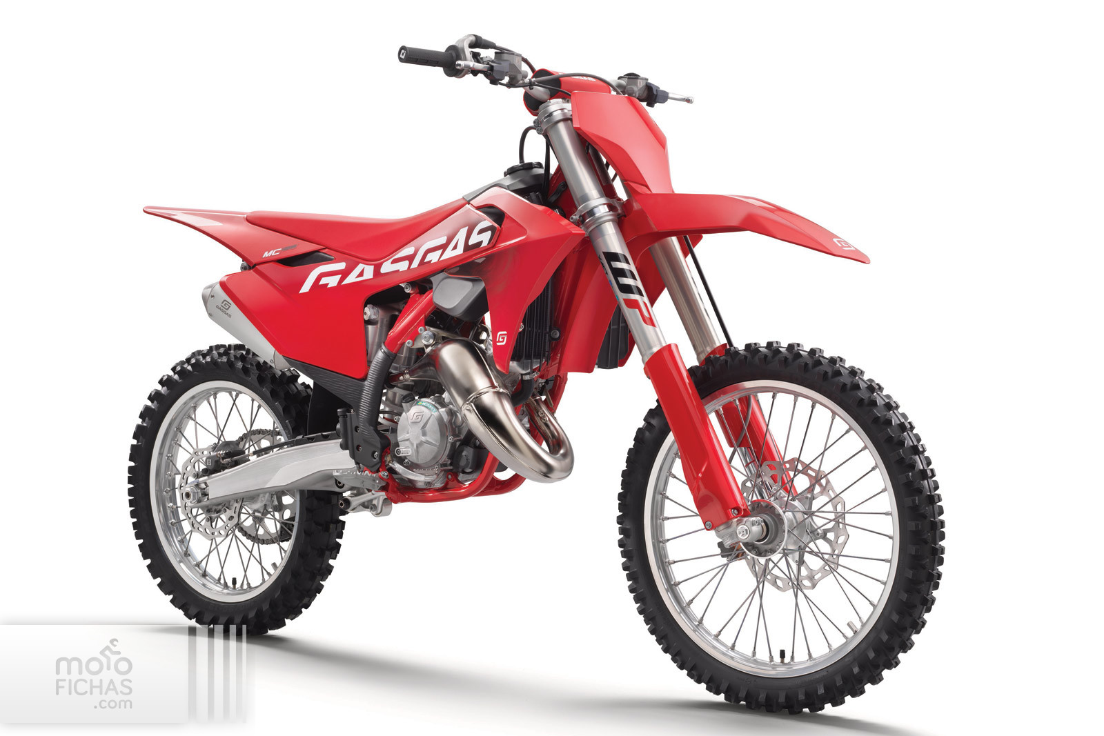01-gasgas-mc-125-2024-estudio-01.jpg