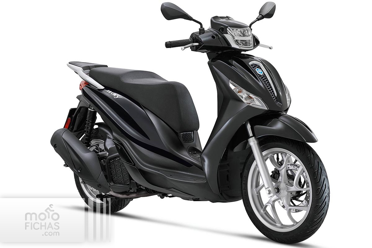 10-piaggio-medley-125-2025-estudio-negro-01.jpg