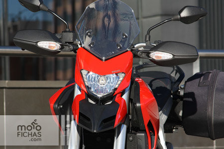 prueba hyperstada frontal cupula prueba-ducati-hyperstrada-detalle-frontal-lateral