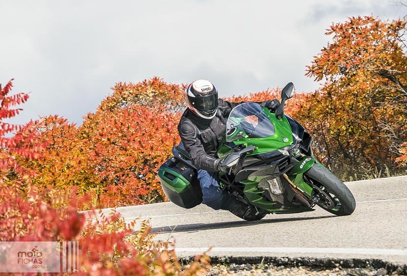 Prueba Kawasaki Ninja H2 SX SE: el sport-turismo es un gran invento (image)