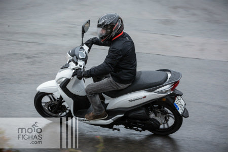 prueba sym symphony st 125 accion4 lateral