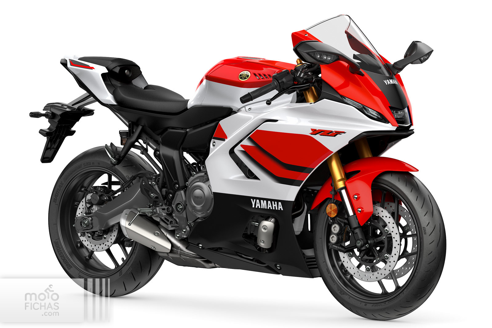 10-yamaha-r7-2026-estudio-blanco-rojo-70-aniversario-01.jpg