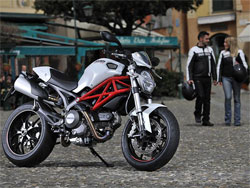 Nueva Ducati Monster 796: Con el motor de la pequeña Hypermotard (image)