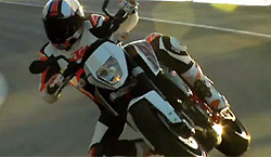 Nueva KTM Duke 690 2012: en acción (image)
