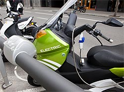 Mobecpoint: el primer punto múltiple de recarga para motos eléctricas (image)