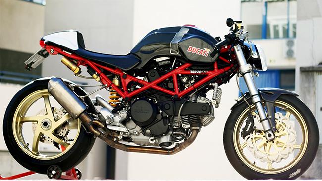 Fotos Radical Ducati viste la Monster con el kit Manx