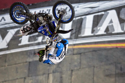 red_bull_x-fighters_2013_02