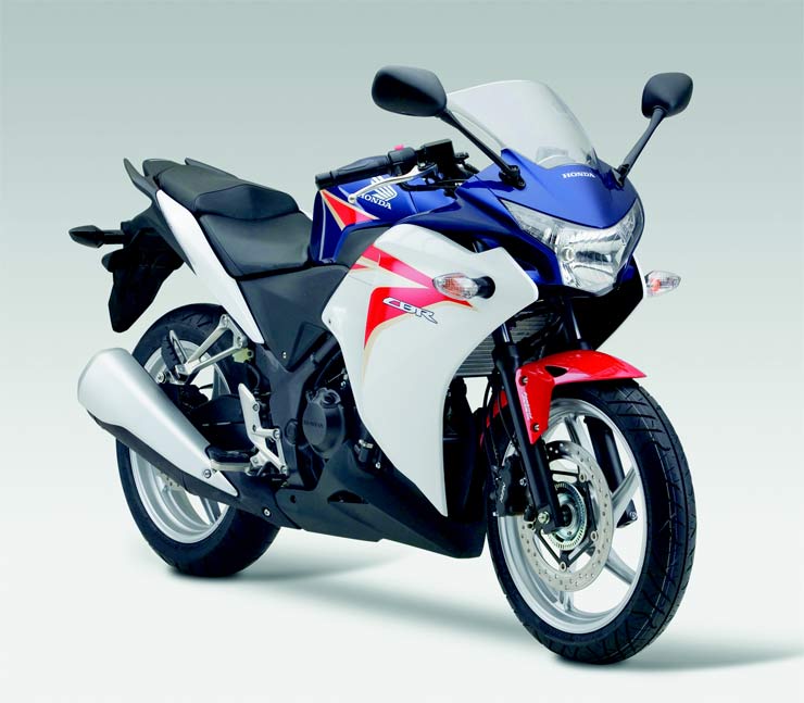 honda-cbr-250r-2011m