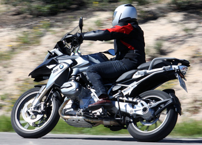 prueba-bmwr1200-gs-2013-accion-lateral3