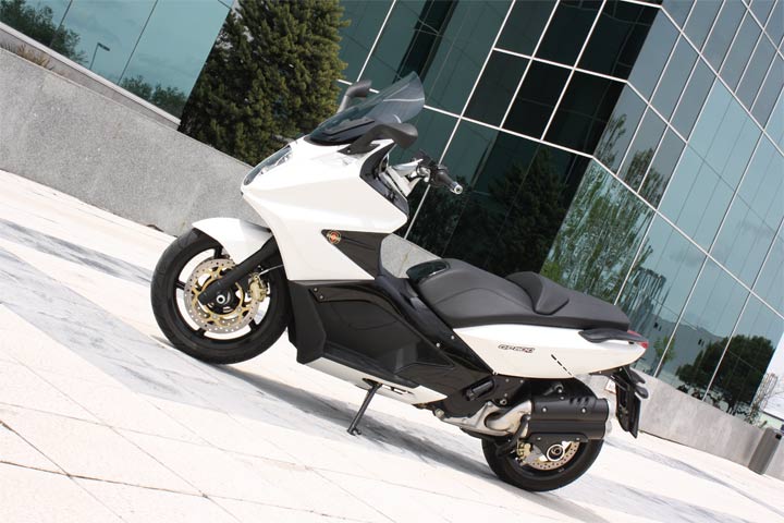 gilera-gp-800-estatica