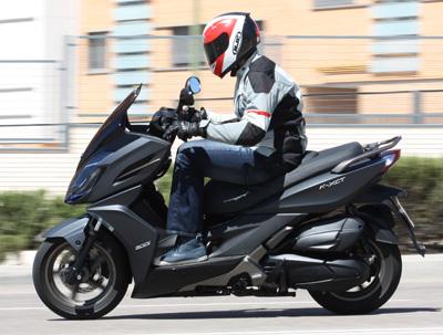 prueba-kymco-k-xct-300-accion