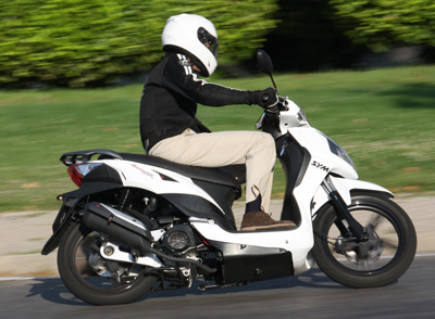 prueba-sym-symphony-sr-125-accion-lateral