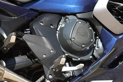 prueba-triumph-trophy-1200-se-detalle-motor